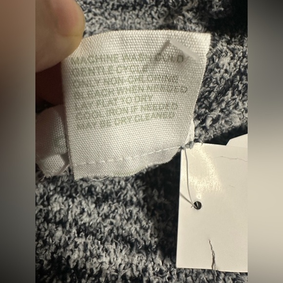 Softies Women's Marshmallow Crew Neck Lounger with Pockets NWT SIZE L/XL - Picture 8 of 8